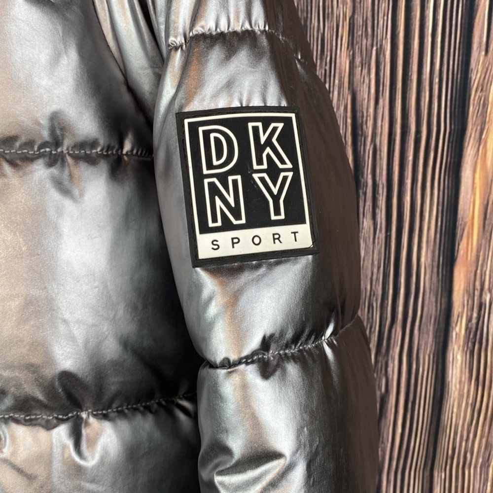 Woman’s DKNY Sport Silver Puffer Jacket- Size Lg - Picture 2 of 12